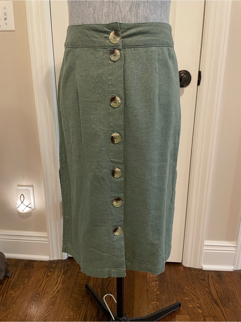 Vero Moda Olive Green Button-Front Midi Skirt - Picture 3 of 15